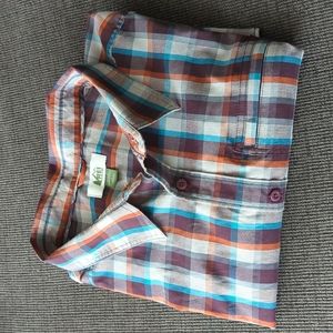 REI Short Sleeve Button up
